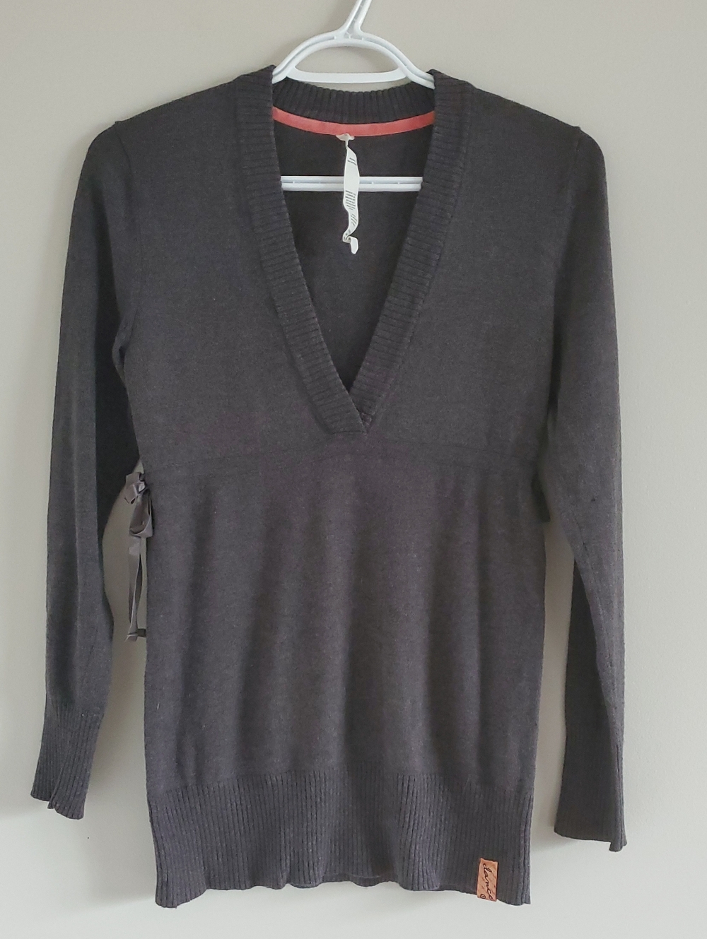 lululemon athletica Dance Deep Charcoal V-Neck Sweater Cotton Cashmere Sz 6